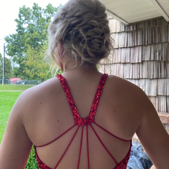 Stunning Red Sequence Dress - Picture 4 of 6